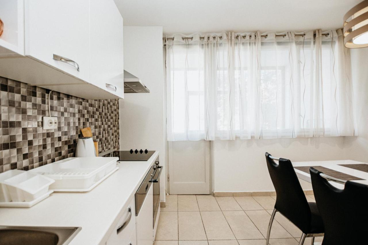 Double And Single S Apartments Zadar Exterior foto
