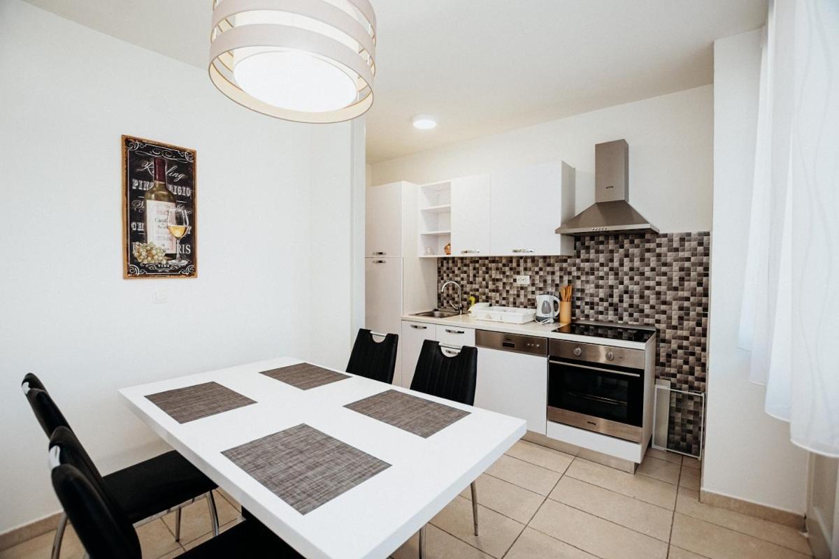 Double And Single S Apartments Zadar Exterior foto